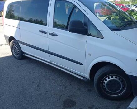 Белый Мерседес Вито, объемом двигателя 2.1 л и пробегом 320 тыс. км за 8600 $, фото 1 на Automoto.ua