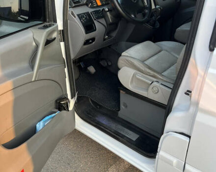 Белый Мерседес Вито, объемом двигателя 2.15 л и пробегом 375 тыс. км за 10500 $, фото 17 на Automoto.ua