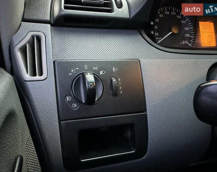 Белый Мерседес Вито, объемом двигателя 2.2 л и пробегом 400 тыс. км за 9450 $, фото 34 на Automoto.ua