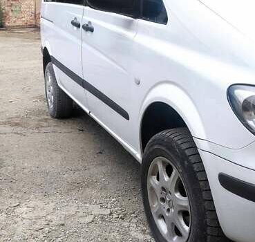 Белый Мерседес Вито, объемом двигателя 2.1 л и пробегом 536 тыс. км за 10900 $, фото 4 на Automoto.ua