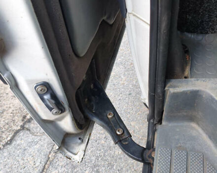 Белый Мерседес Вито, объемом двигателя 2.15 л и пробегом 361 тыс. км за 8950 $, фото 14 на Automoto.ua