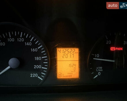 Белый Мерседес Вито, объемом двигателя 2.2 л и пробегом 400 тыс. км за 9450 $, фото 31 на Automoto.ua