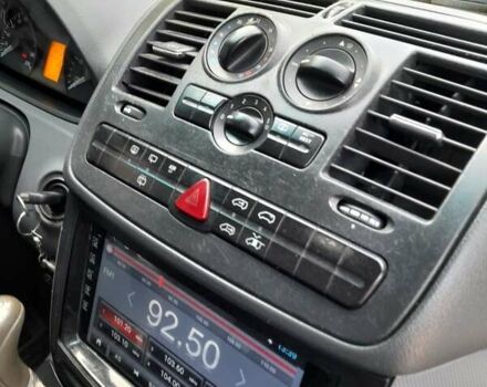 Білий Мерседес Віто, об'ємом двигуна 2.99 л та пробігом 272 тис. км за 13000 $, фото 34 на Automoto.ua