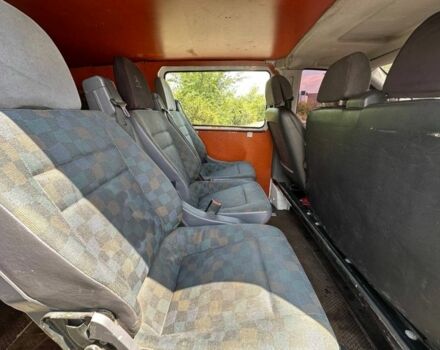 Белый Мерседес Вито, объемом двигателя 2.1 л и пробегом 250 тыс. км за 6599 $, фото 3 на Automoto.ua