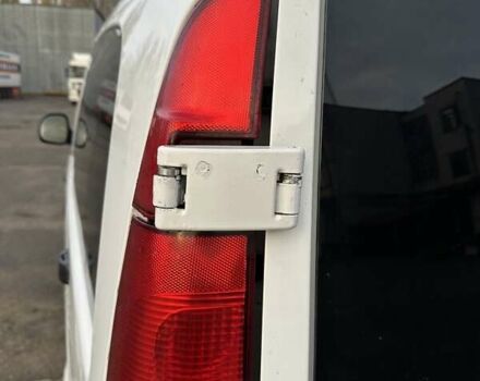 Белый Мерседес Вито, объемом двигателя 2.15 л и пробегом 290 тыс. км за 9200 $, фото 11 на Automoto.ua