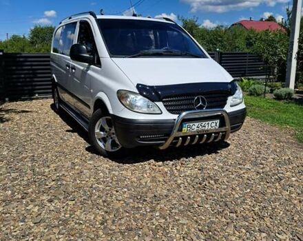 Белый Мерседес Вито, объемом двигателя 2.15 л и пробегом 338 тыс. км за 9200 $, фото 2 на Automoto.ua