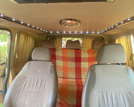 Белый Мерседес Вито, объемом двигателя 2.15 л и пробегом 340 тыс. км за 8200 $, фото 11 на Automoto.ua