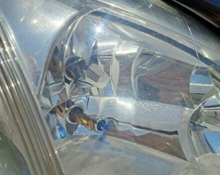 Белый Мерседес Вито, объемом двигателя 2.15 л и пробегом 338 тыс. км за 9200 $, фото 7 на Automoto.ua