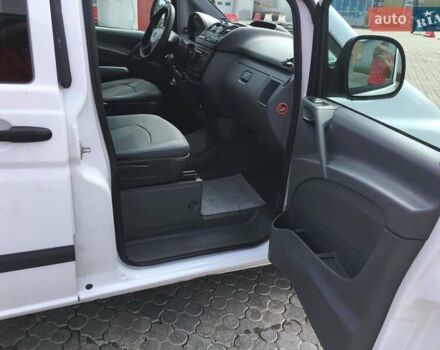 Белый Мерседес Вито, объемом двигателя 2.2 л и пробегом 230 тыс. км за 12200 $, фото 11 на Automoto.ua