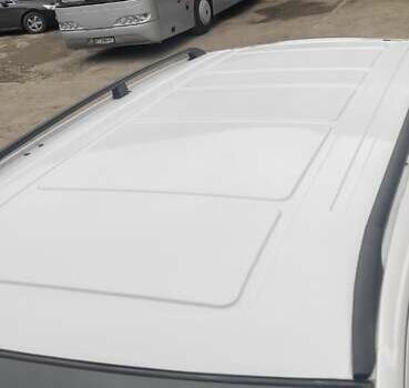 Белый Мерседес Вито, объемом двигателя 2.1 л и пробегом 536 тыс. км за 10900 $, фото 9 на Automoto.ua