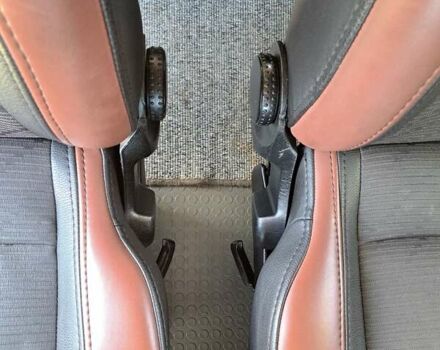 Белый Мерседес Вито, объемом двигателя 2.15 л и пробегом 338 тыс. км за 9200 $, фото 5712 на Automoto.ua