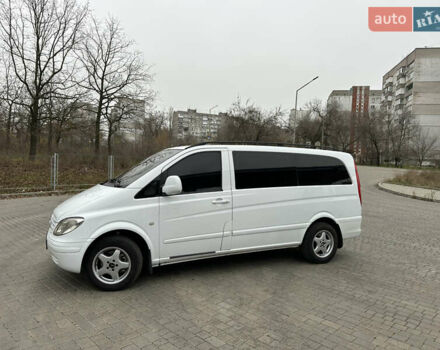 Белый Мерседес Вито, объемом двигателя 2.2 л и пробегом 400 тыс. км за 9450 $, фото 3 на Automoto.ua