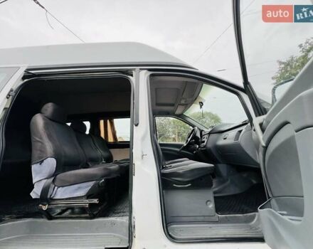 Білий Мерседес Віто, об'ємом двигуна 2.15 л та пробігом 298 тис. км за 5999 $, фото 27 на Automoto.ua