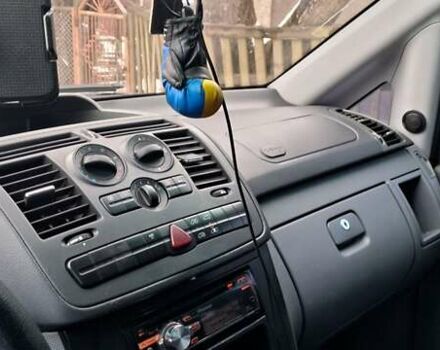 Белый Мерседес Вито, объемом двигателя 2.15 л и пробегом 398 тыс. км за 9300 $, фото 16 на Automoto.ua