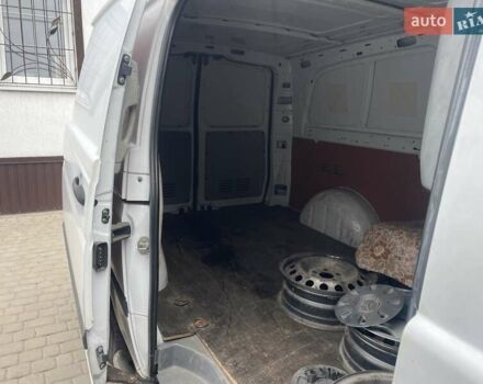 Белый Мерседес Вито, объемом двигателя 2.15 л и пробегом 397 тыс. км за 8500 $, фото 6 на Automoto.ua