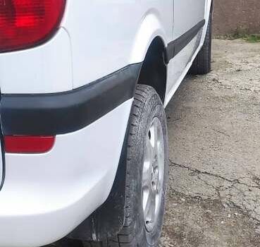 Белый Мерседес Вито, объемом двигателя 2.1 л и пробегом 536 тыс. км за 10900 $, фото 8 на Automoto.ua