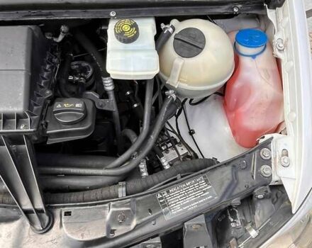 Белый Мерседес Вито, объемом двигателя 2.15 л и пробегом 234 тыс. км за 11400 $, фото 49 на Automoto.ua