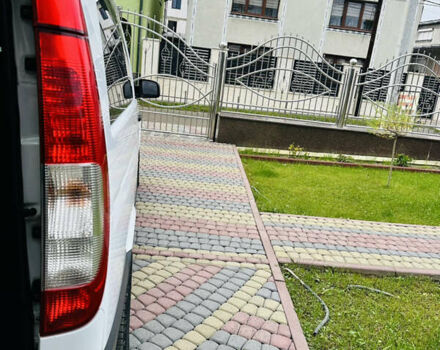 Белый Мерседес Вито, объемом двигателя 2.2 л и пробегом 237 тыс. км за 9500 $, фото 16 на Automoto.ua