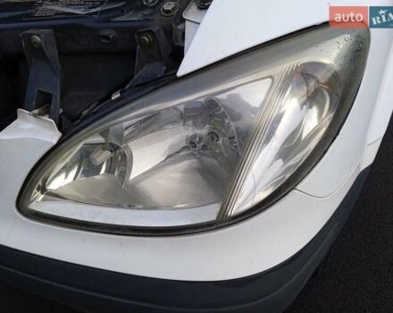 Мерседес Вито 2009 в Киеве на Automoto.ua Белый Мерседес Вито, объемом двигателя 2.15 л и пробегом 317 тыс. км за 8999 $, фото 43 на Automoto.ua
