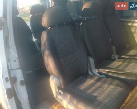 Белый Мерседес Вито, объемом двигателя 2.15 л и пробегом 435 тыс. км за 10250 $, фото 7 на Automoto.ua