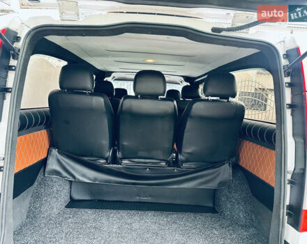 Белый Мерседес Вито, объемом двигателя 2.2 л и пробегом 237 тыс. км за 9500 $, фото 5 на Automoto.ua