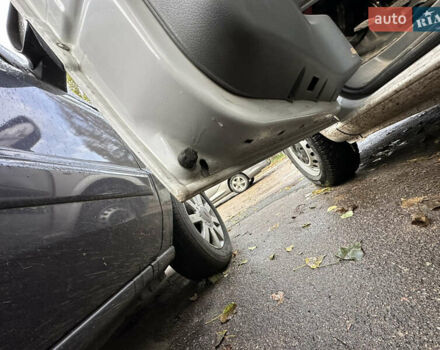 Белый Мерседес Вито, объемом двигателя 2.15 л и пробегом 271 тыс. км за 9600 $, фото 12 на Automoto.ua