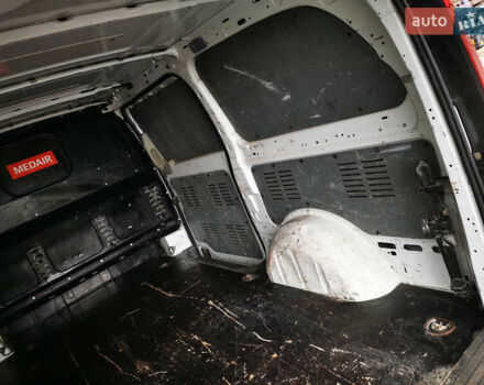 Мерседес Вито 2009 в Хмельницком на Automoto.ua Белый Мерседес Вито, объемом двигателя 2.15 л и пробегом 351 тыс. км за 5900 $, фото 17 на Automoto.ua