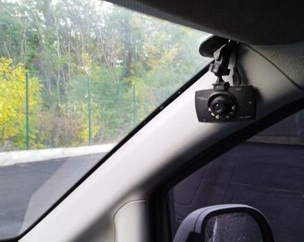 Мерседес Вито 2009 в Киеве на Automoto.ua Белый Мерседес Вито, объемом двигателя 2.15 л и пробегом 317 тыс. км за 8999 $, фото 19 на Automoto.ua
