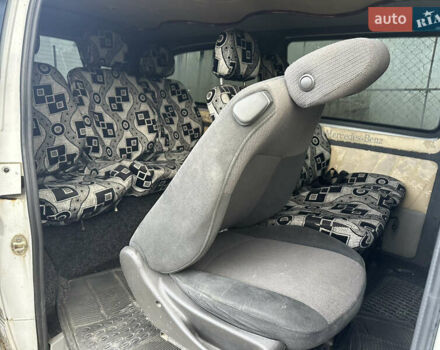 Білий Мерседес Віто, об'ємом двигуна 2.2 л та пробігом 700 тис. км за 5100 $, фото 5 на Automoto.ua