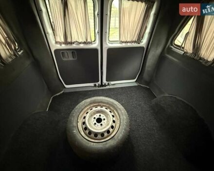 Білий Мерседес Віто, об'ємом двигуна 2.2 л та пробігом 290 тис. км за 9800 $, фото 4 на Automoto.ua