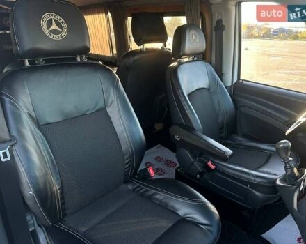 Белый Мерседес Вито, объемом двигателя 2.14 л и пробегом 200 тыс. км за 12000 $, фото 15 на Automoto.ua