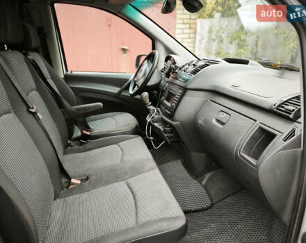 Белый Мерседес Вито, объемом двигателя 2.1 л и пробегом 261 тыс. км за 9000 $, фото 15 на Automoto.ua