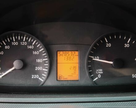 Белый Мерседес Вито, объемом двигателя 2.2 л и пробегом 528 тыс. км за 9900 $, фото 12 на Automoto.ua