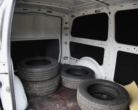 Белый Мерседес Вито, объемом двигателя 2.2 л и пробегом 528 тыс. км за 9900 $, фото 7 на Automoto.ua