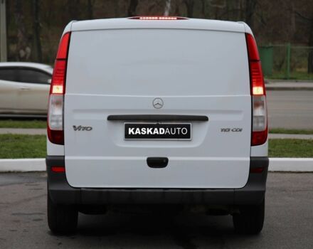 Белый Мерседес Вито, объемом двигателя 2.2 л и пробегом 528 тыс. км за 9900 $, фото 4 на Automoto.ua