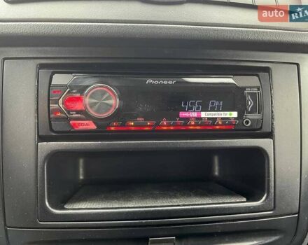 Белый Мерседес Вито, объемом двигателя 2.14 л и пробегом 258 тыс. км за 12990 $, фото 19 на Automoto.ua