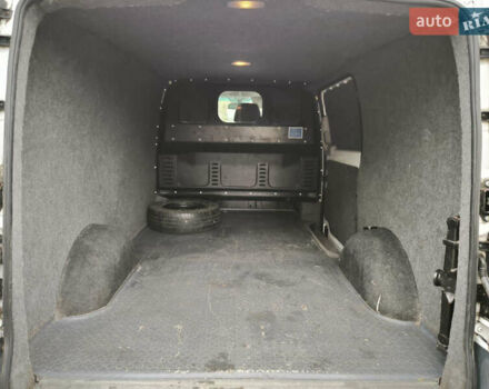 Белый Мерседес Вито, объемом двигателя 2.1 л и пробегом 261 тыс. км за 9000 $, фото 9 на Automoto.ua