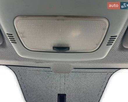 Белый Мерседес Вито, объемом двигателя 2.14 л и пробегом 258 тыс. км за 12990 $, фото 25 на Automoto.ua