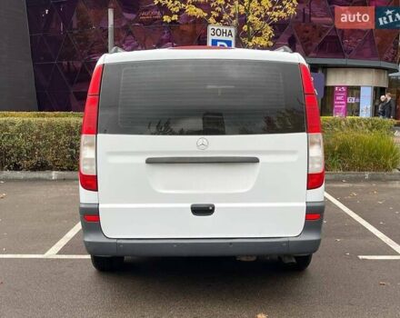 Белый Мерседес Вито, объемом двигателя 2.14 л и пробегом 258 тыс. км за 12990 $, фото 5 на Automoto.ua