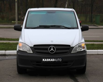 Белый Мерседес Вито, объемом двигателя 2.2 л и пробегом 528 тыс. км за 9900 $, фото 1 на Automoto.ua