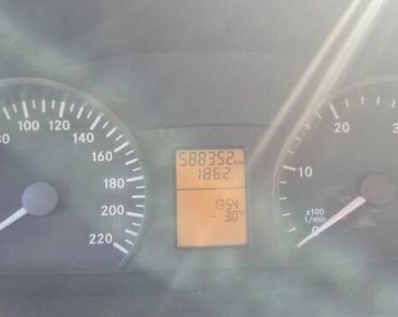 Белый Мерседес Вито, объемом двигателя 2.2 л и пробегом 588 тыс. км за 13400 $, фото 4 на Automoto.ua