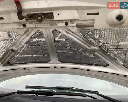 Белый Мерседес Вито, объемом двигателя 2.14 л и пробегом 223 тыс. км за 11300 $, фото 18 на Automoto.ua