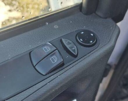 Белый Мерседес Вито, объемом двигателя 2.2 л и пробегом 588 тыс. км за 13400 $, фото 7 на Automoto.ua