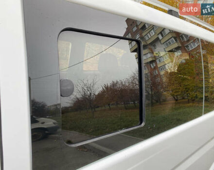 Белый Мерседес Вито, объемом двигателя 2.14 л и пробегом 223 тыс. км за 11300 $, фото 7 на Automoto.ua