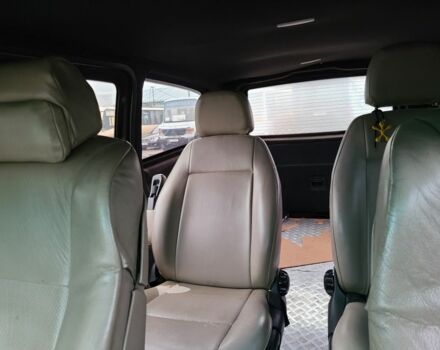 Белый Мерседес Вито, объемом двигателя 2.1 л и пробегом 294 тыс. км за 11000 $, фото 4 на Automoto.ua