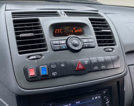 Белый Мерседес Вито, объемом двигателя 2.14 л и пробегом 223 тыс. км за 11300 $, фото 21 на Automoto.ua