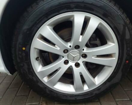 Белый Мерседес Вито, объемом двигателя 2.14 л и пробегом 274 тыс. км за 13000 $, фото 8 на Automoto.ua