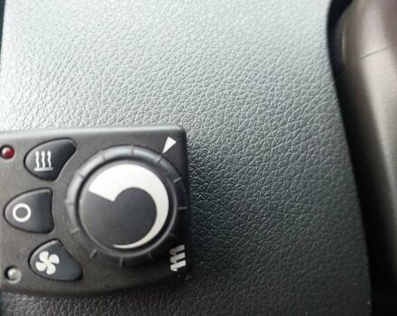 Белый Мерседес Вито, объемом двигателя 2.14 л и пробегом 274 тыс. км за 13000 $, фото 6 на Automoto.ua