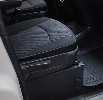 Білий Мерседес Віто, об'ємом двигуна 2.14 л та пробігом 201 тис. км за 18200 $, фото 20 на Automoto.ua