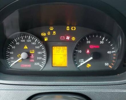 Белый Мерседес Вито, объемом двигателя 2.14 л и пробегом 274 тыс. км за 13000 $, фото 4 на Automoto.ua